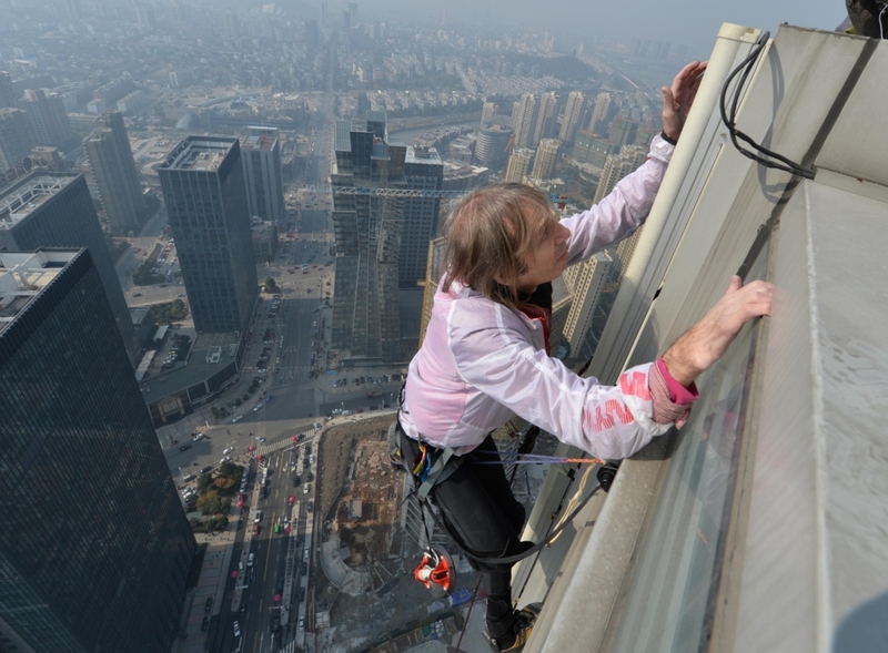 The Most Insane Stunts Since Evel Knievel | Alamy Stock Photo by Imaginechina Limited 