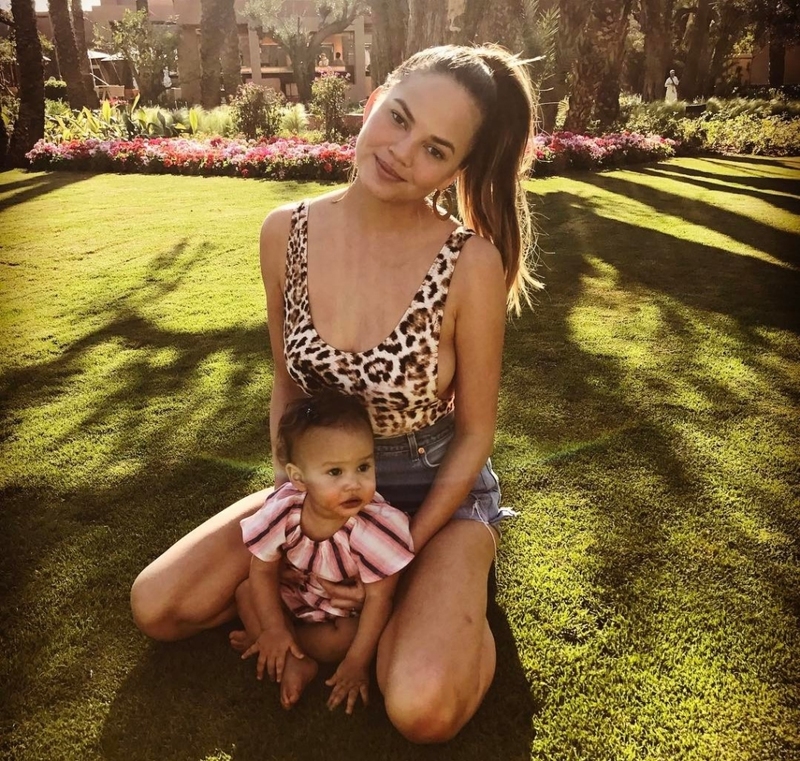 On Why She Chose to Talk About Postpartum | Instagram/@chrissyteigen